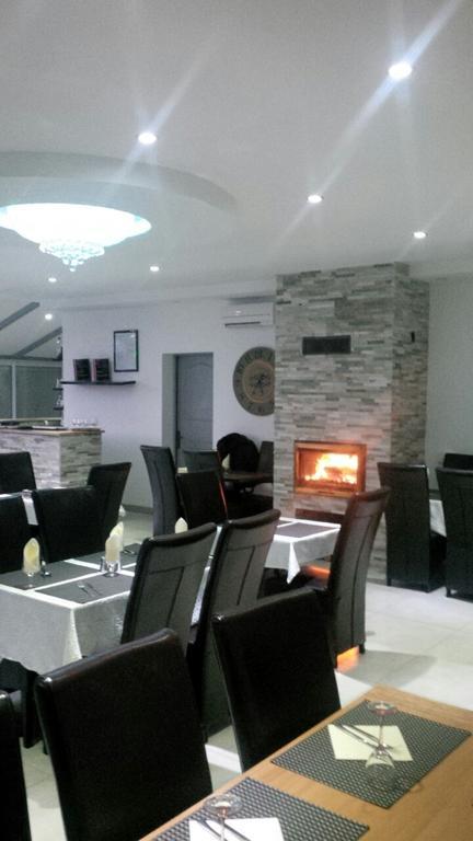 Hotel Restaurant Le Mistral Peipin ภายนอก รูปภาพ